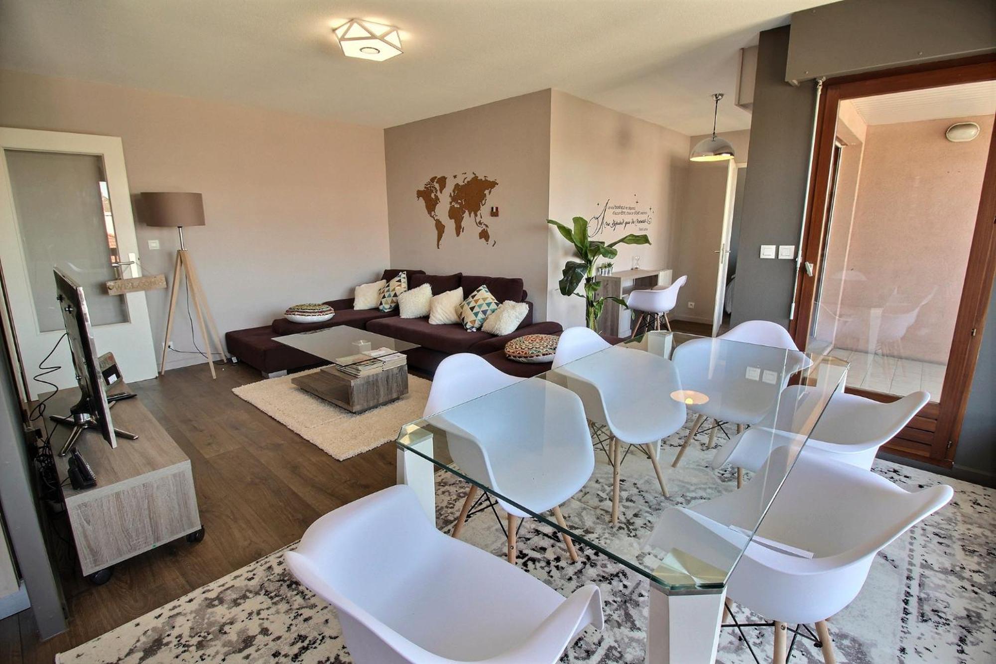 - Victoria Centre Ville, Grand T2 Avec Terrasse * Annemasse